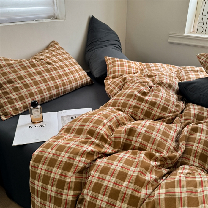 91家纺网 家纺一手货源 找家纺 多品家纺 2025新款简约复古风水洗棉格子四件套 时光+黑