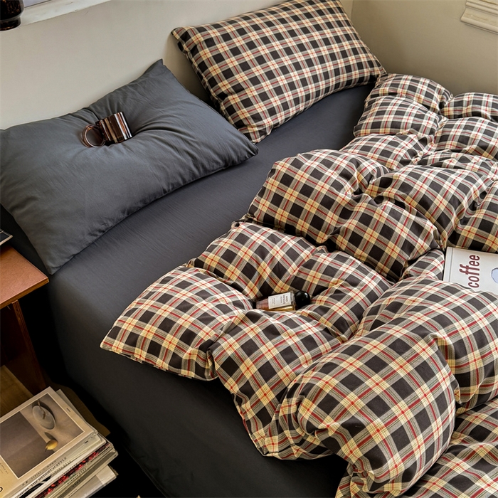 91家纺网 家纺一手货源 找家纺 多品家纺 2025新款简约复古风水洗棉格子四件套 柏林+黑