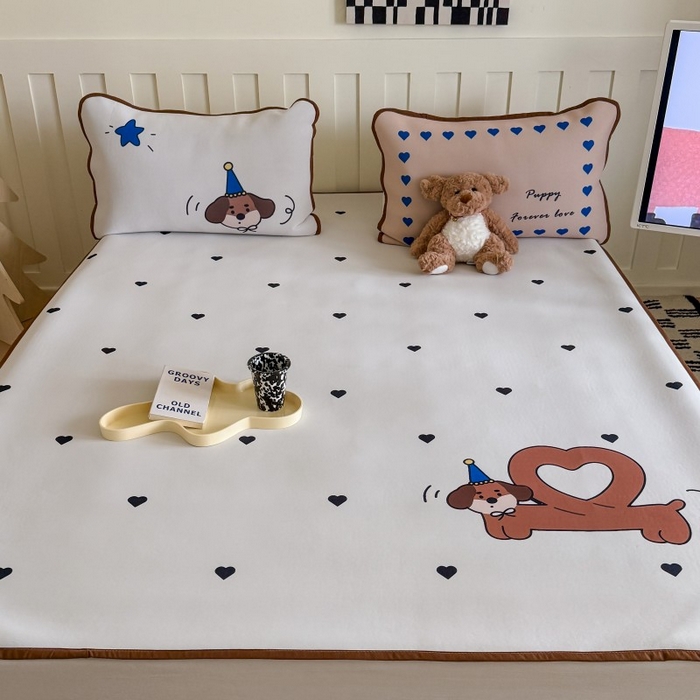 91家纺网 家纺一手货源 找家纺 顾里家纺 2025春夏新款Chic风冰感纤维软席凉席席子 爱心腊肠狗