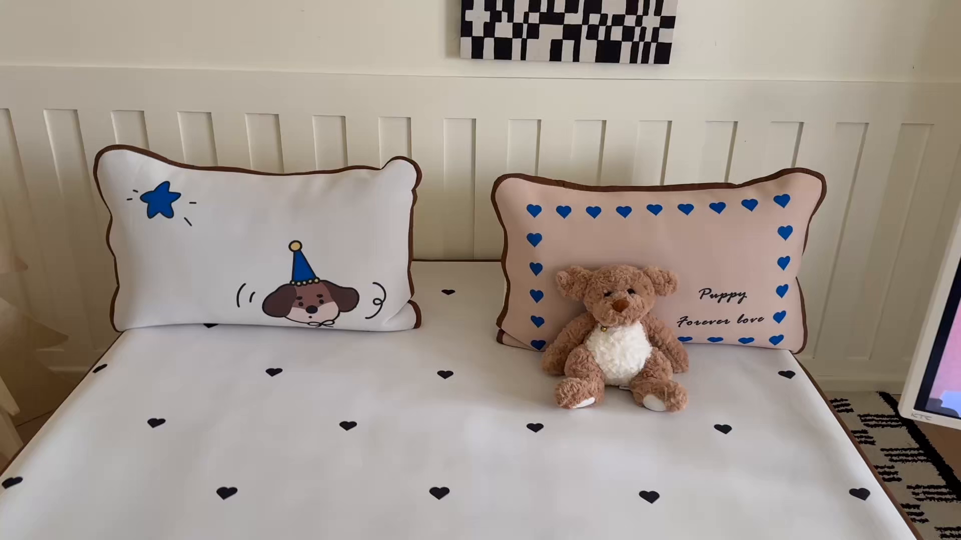 91家纺网 家纺一手货源 找家纺 顾里家纺 2025春夏新款Chic风冰感纤维软席凉席席子 爱心腊肠狗