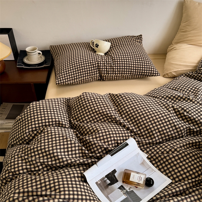91家纺网 家纺一手货源 找家纺 多品家纺 2025新款简约复古风水洗棉格子单被套被套单件 黑小格