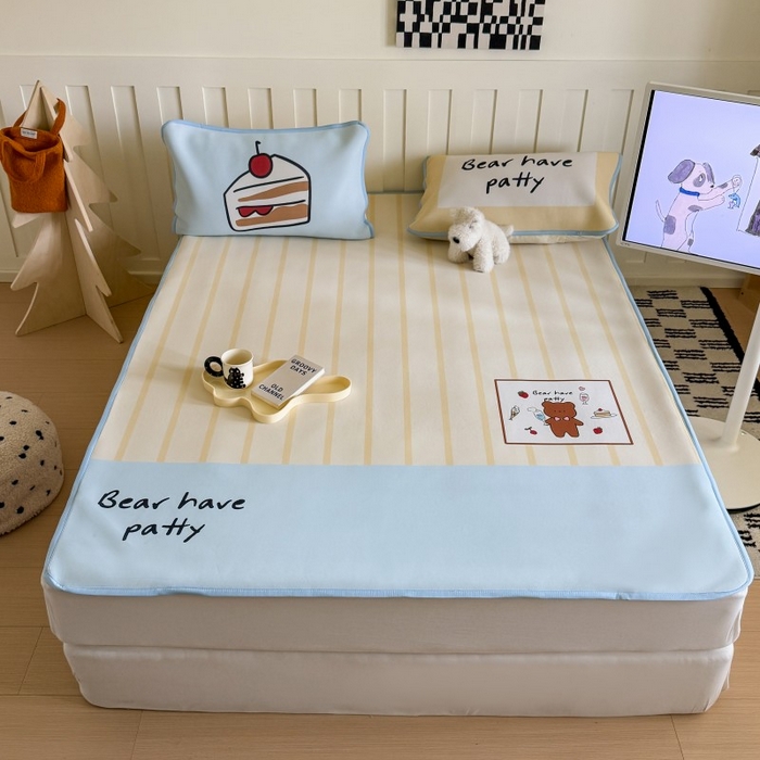 91家纺网 家纺一手货源 找家纺 顾里家纺 2025春夏新款Chic风冰感纤维软席凉席席子 干杯小熊