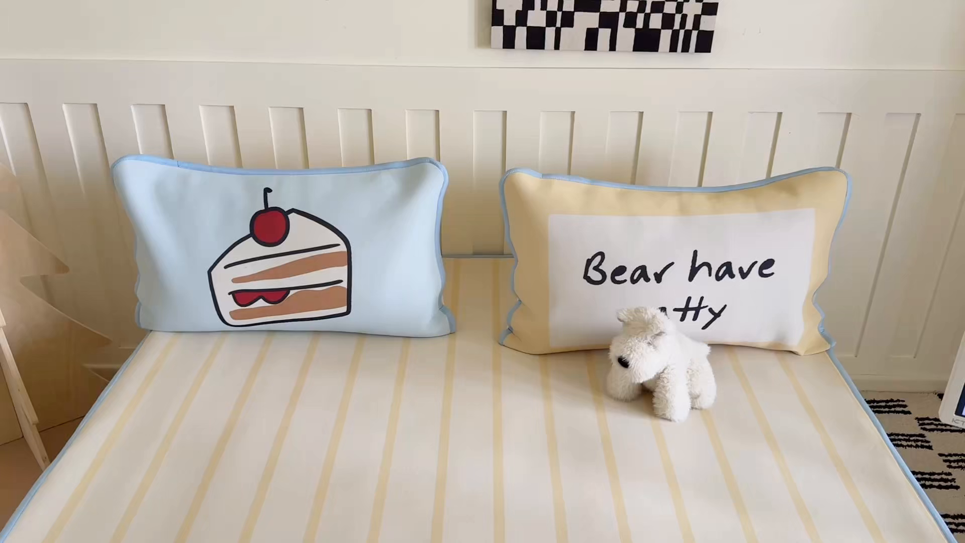 91家纺网 家纺一手货源 找家纺 顾里家纺 2025春夏新款Chic风冰感纤维软席凉席席子 干杯小熊