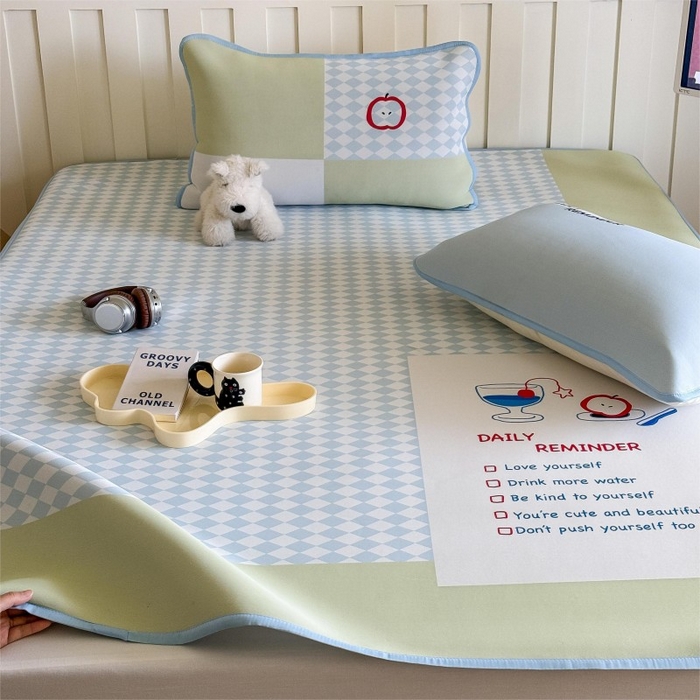 91家纺网 家纺一手货源 找家纺 顾里家纺 2025春夏新款Chic风冰感纤维软席凉席席子 假期日记