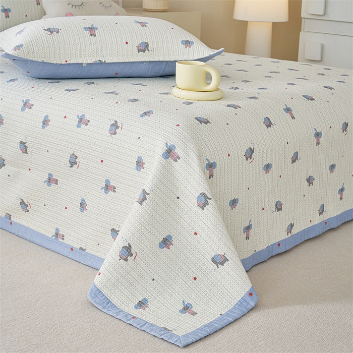 91家纺网 家纺一手货源 找家纺 洽想家 2025新款里外夹棉新疆棉花水洗床盖A1系列 劳伦小象