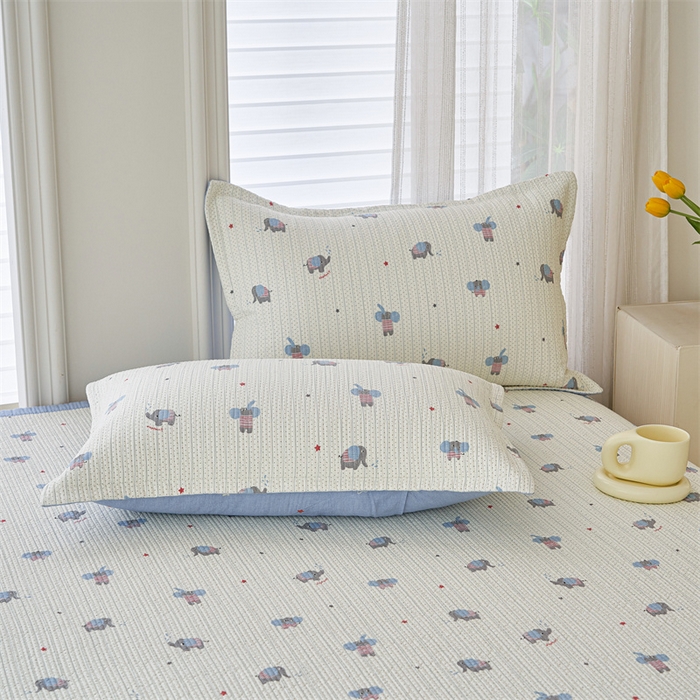 91家纺网 家纺一手货源 找家纺 洽想家 2025新款里外夹棉新疆棉花水洗床盖A1系列 劳伦小象