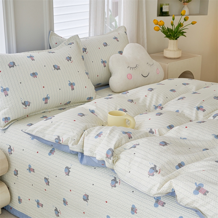 91家纺网 家纺一手货源 找家纺 洽想家 2025新款里外夹棉新疆棉花水洗床盖A1系列 劳伦小象