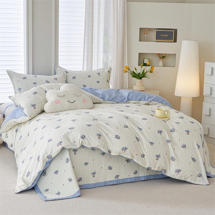 91家纺网 家纺一手货源 找家纺 洽想家 2025新款里外夹棉新疆棉花水洗床盖A1系列 劳伦小象