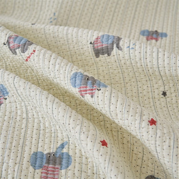 91家纺网 家纺一手货源 找家纺 洽想家 2025新款里外夹棉新疆棉花水洗床盖A1系列 劳伦小象 床盖