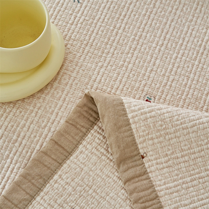 91家纺网 家纺一手货源 找家纺 洽想家 2025新款里外夹棉新疆棉花水洗床盖A1系列 兔梦园 床盖