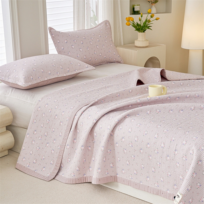 91家纺网 家纺一手货源 找家纺 洽想家 2025新款里外夹棉新疆棉花水洗床盖A1系列 粉黛 床盖