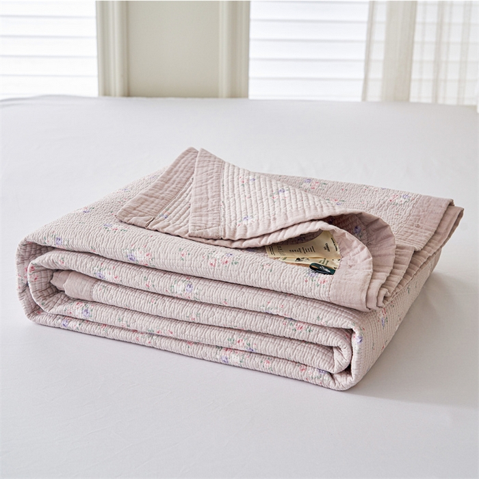 91家纺网 家纺一手货源 找家纺 洽想家 2025新款里外夹棉新疆棉花水洗床盖A1系列 粉黛 床盖