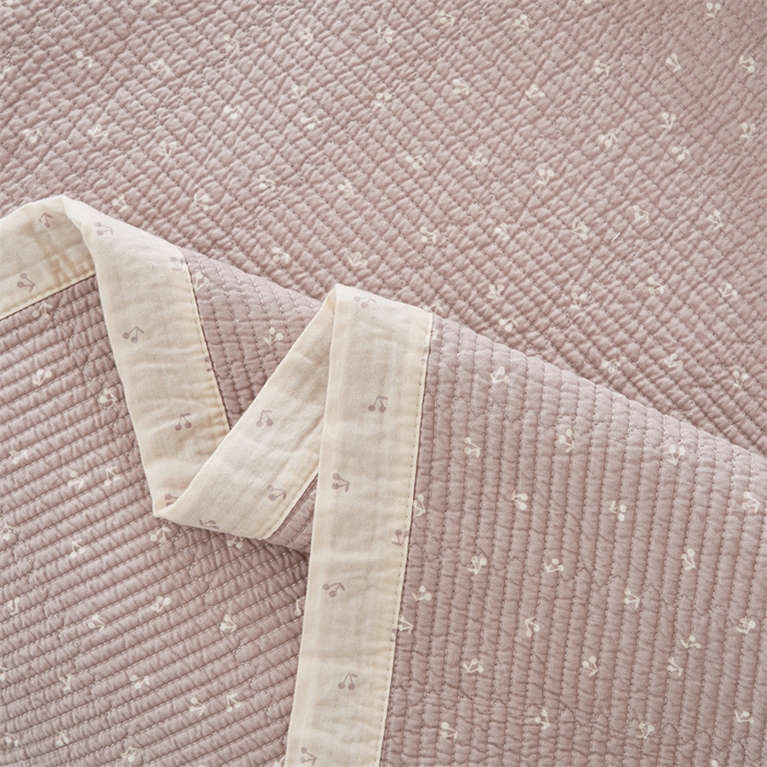 91家纺网 家纺一手货源 找家纺 洽想家 2025新款里外夹棉新疆棉花水洗床盖A1系列 樱桃粉 床盖