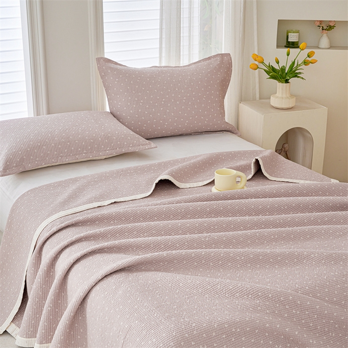 91家纺网 家纺一手货源 找家纺 洽想家 2025新款里外夹棉新疆棉花水洗床盖A1系列 樱桃粉 床盖