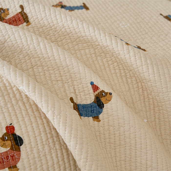 91家纺网 家纺一手货源 找家纺 洽想家 2025新款里外夹棉新疆棉花水洗床盖A1系列 班长狗 床盖