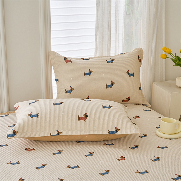 91家纺网 家纺一手货源 找家纺 洽想家 2025新款里外夹棉新疆棉花水洗床盖A1系列 班长狗