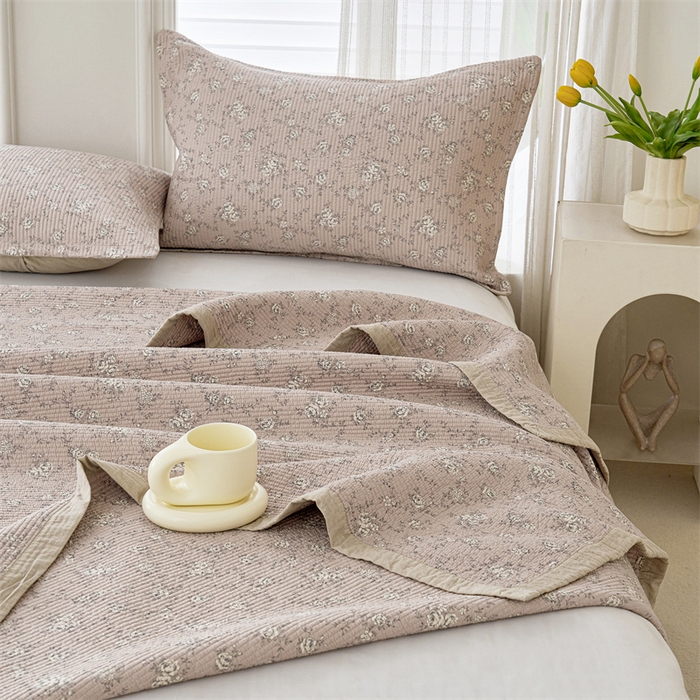 91家纺网 家纺一手货源 找家纺 洽想家 2025新款里外夹棉新疆棉花水洗床盖A1系列 绮梦 床盖