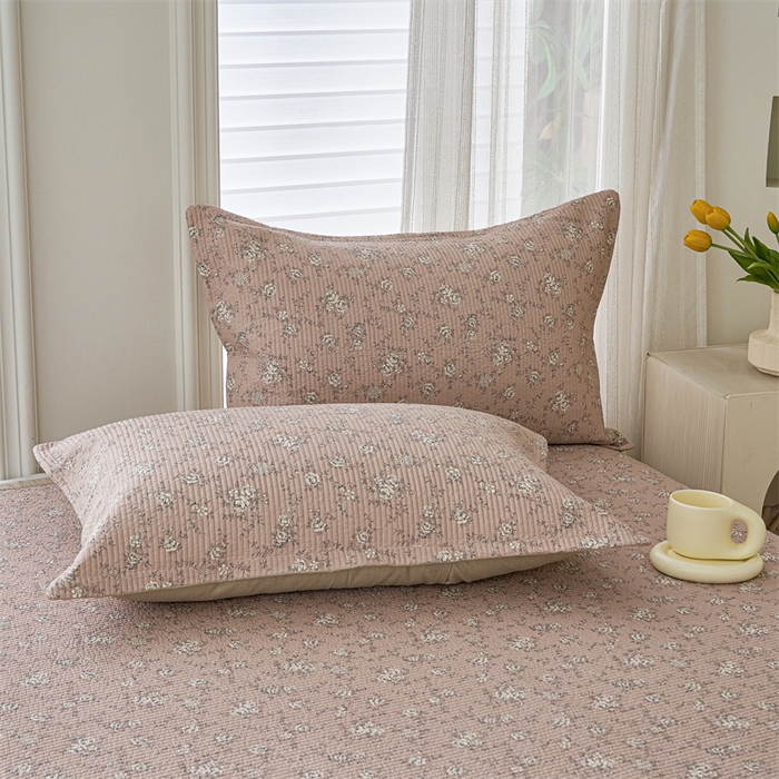 91家纺网 家纺一手货源 找家纺 洽想家 2025新款里外夹棉新疆棉花水洗床盖A1系列 绮梦