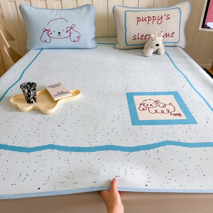 91家纺网 家纺一手货源 找家纺 顾里家纺 2025春夏新款Chic风冰感纤维软席凉席席子 泼墨线条狗