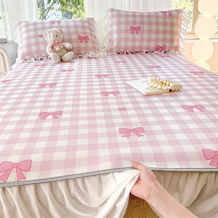 91家纺网 家纺一手货源 找家纺 康纳利 2025新款碳光冰丝席床裙款凉席软凉席 复合冰丝床裙款-心语