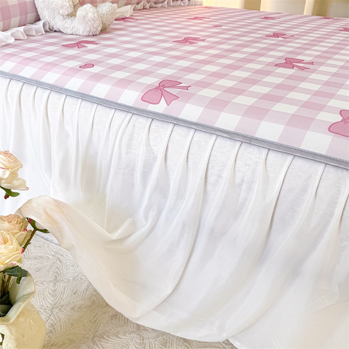 91家纺网 家纺一手货源 找家纺 康纳利 2025新款碳光冰丝席床裙款凉席软凉席 复合冰丝床裙款-心语