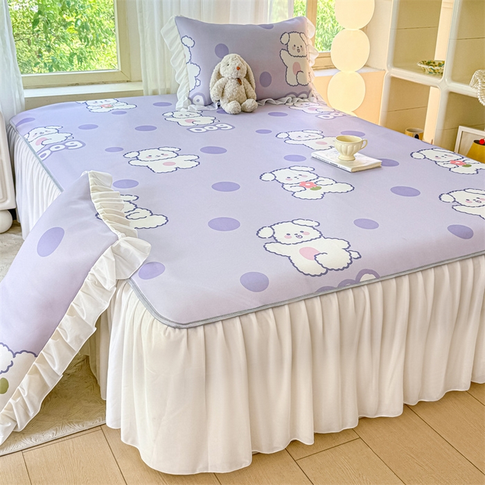 91家纺网 家纺一手货源 找家纺 康纳利 2025新款碳光冰丝席床裙款凉席软凉席 复合冰丝床裙款-波点狗