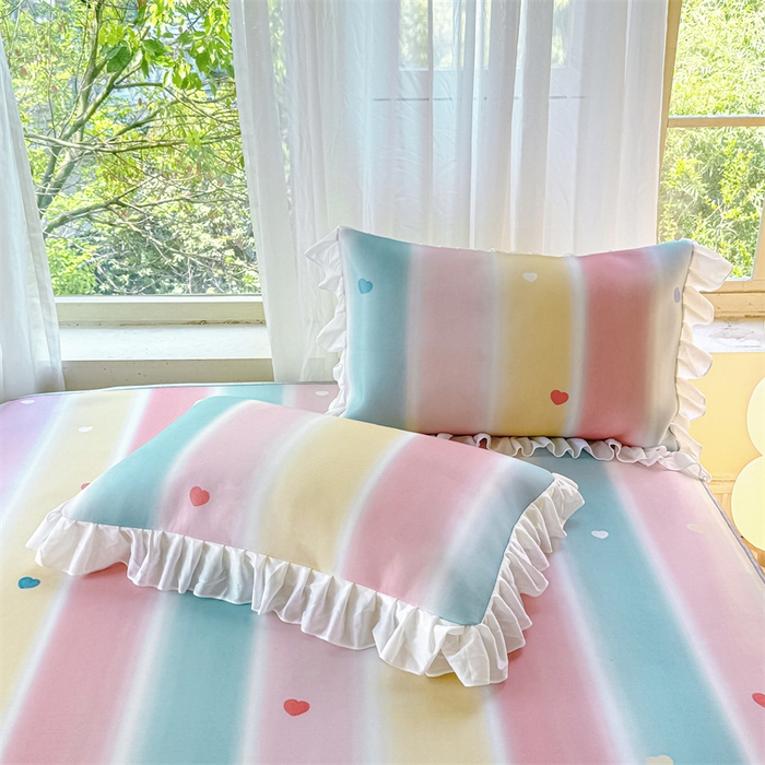 91家纺网 家纺一手货源 找家纺 康纳利 2025新款碳光冰丝席床裙款凉席软凉席 复合冰丝床裙款-彩虹草莓