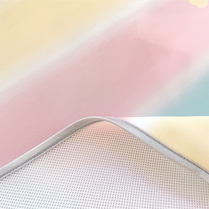 91家纺网 家纺一手货源 找家纺 康纳利 2025新款碳光冰丝席床裙款凉席软凉席 复合冰丝床裙款-彩虹草莓