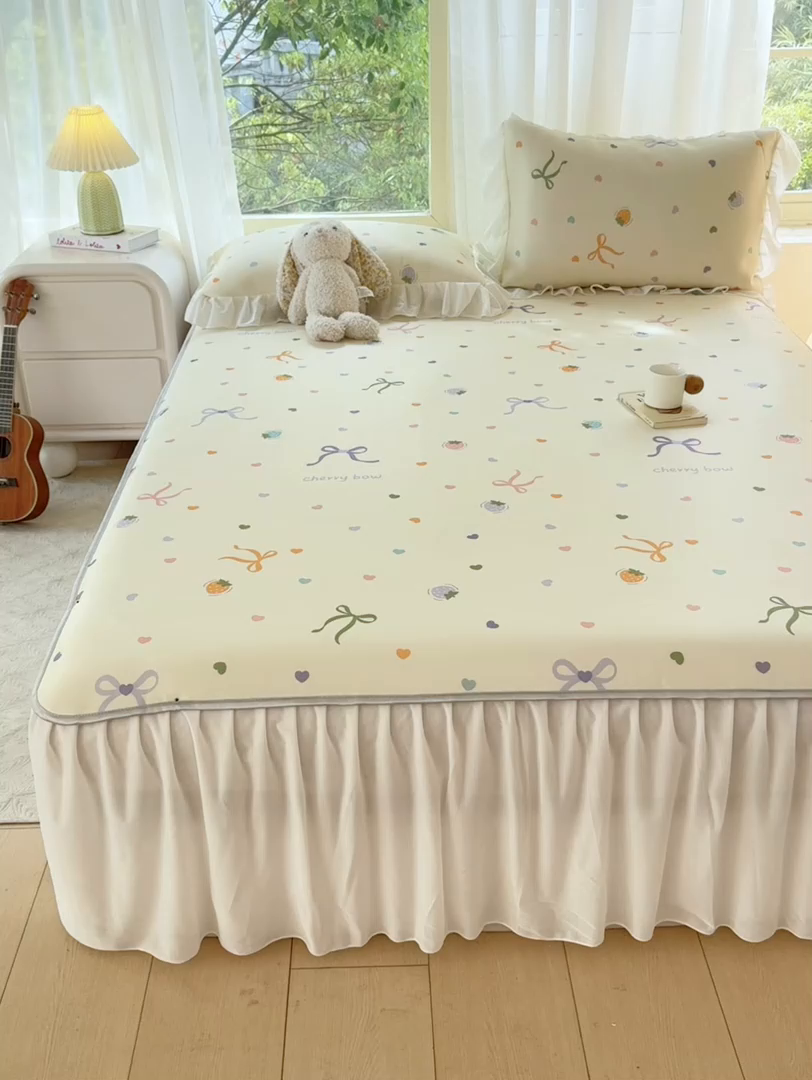 91家纺网 家纺一手货源 找家纺 康纳利 2025新款碳光冰丝席床裙款凉席软凉席 复合冰丝床裙款-奶油蝴蝶结