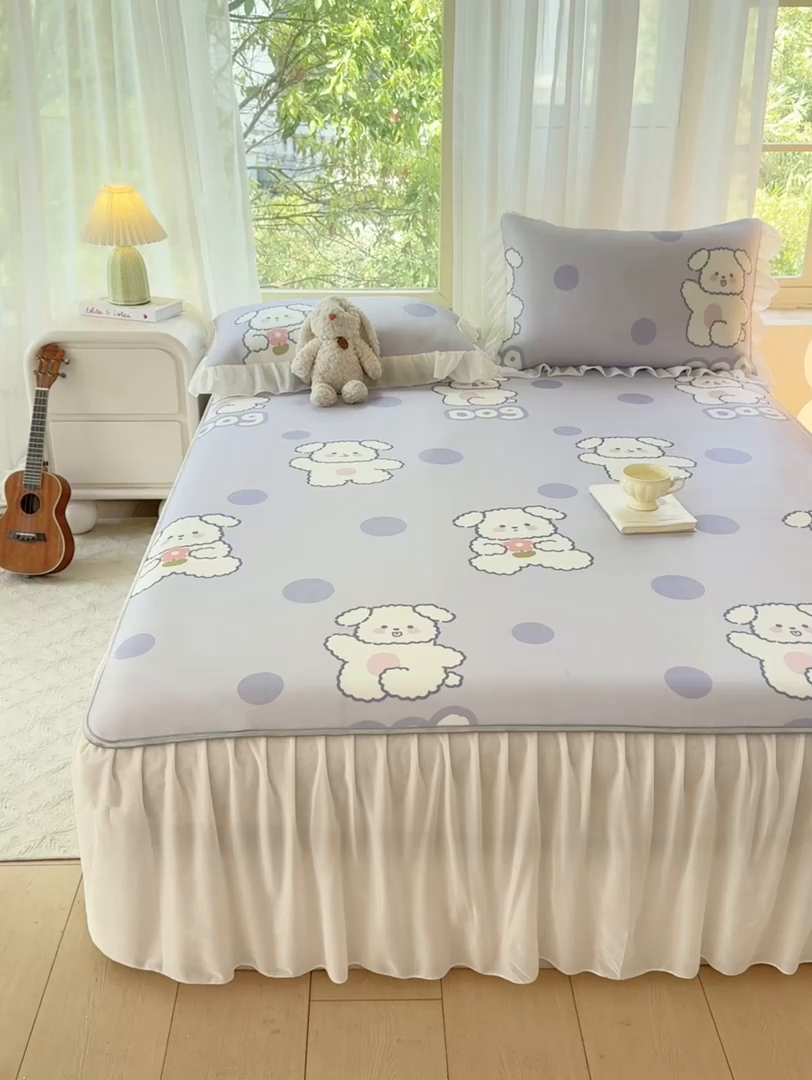 91家纺网 家纺一手货源 找家纺 康纳利 2025新款碳光冰丝席床裙款凉席软凉席 复合冰丝床裙款-波点狗