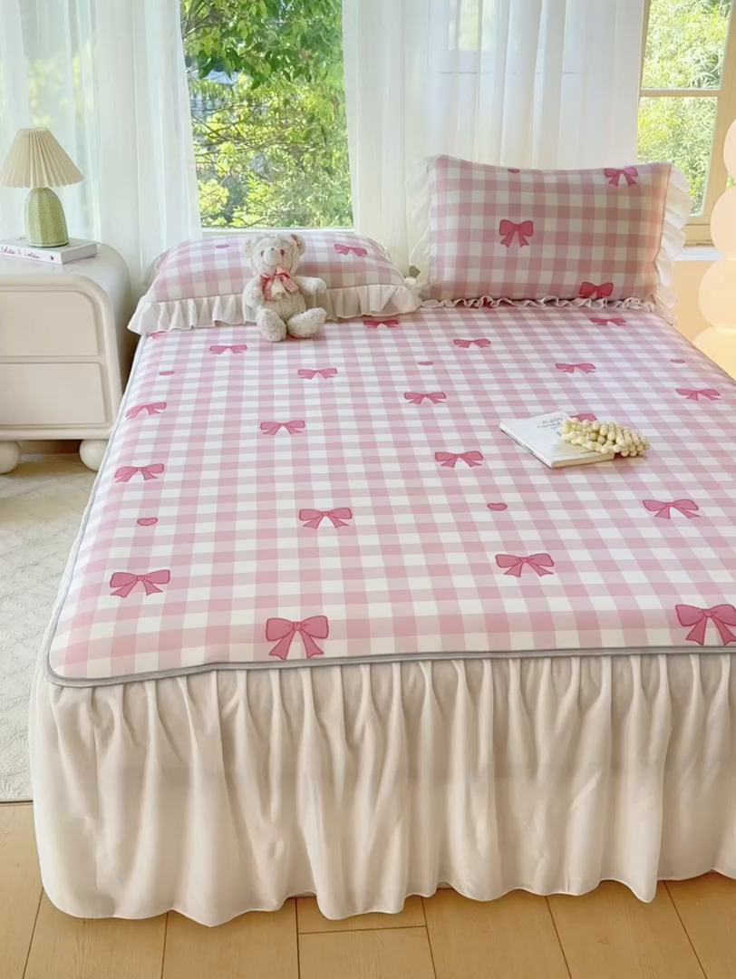 91家纺网 家纺一手货源 找家纺 康纳利 2025新款碳光冰丝席床裙款凉席软凉席 复合冰丝床裙款-心语