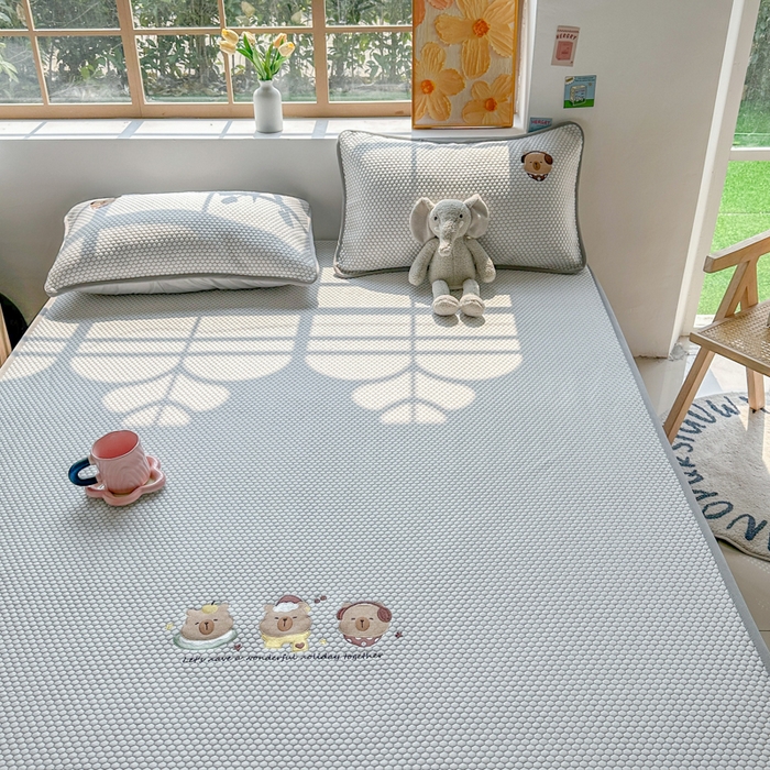 91家纺网 家纺一手货源 找家纺 千朵 2025新款冰豆豆绣花凉席 卡宝