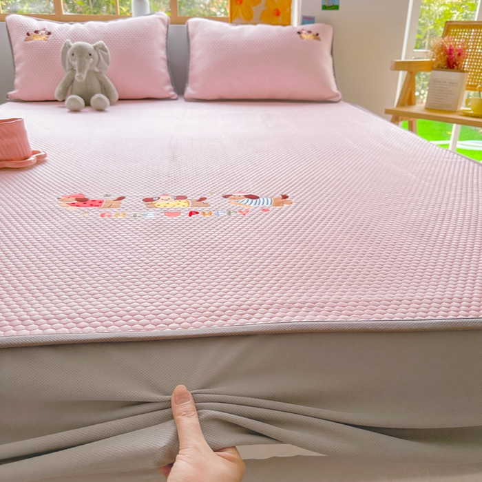 91家纺网 家纺一手货源 找家纺 千朵 2025新款冰豆豆绣花凉席 三小只