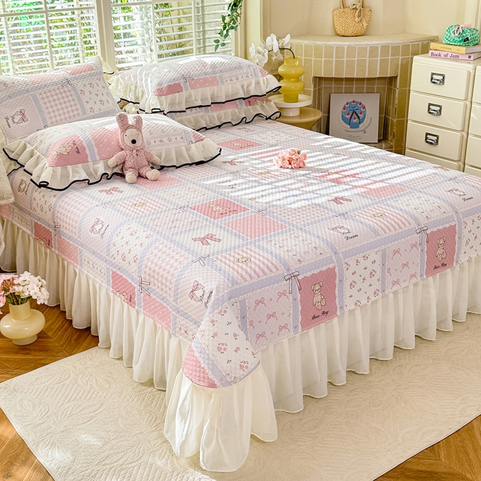 91家纺网 家纺一手货源 找家纺 金盛皇朝家纺 2025夏季新款冰丝凉豆豆床盖凉席 糖熊仔仔