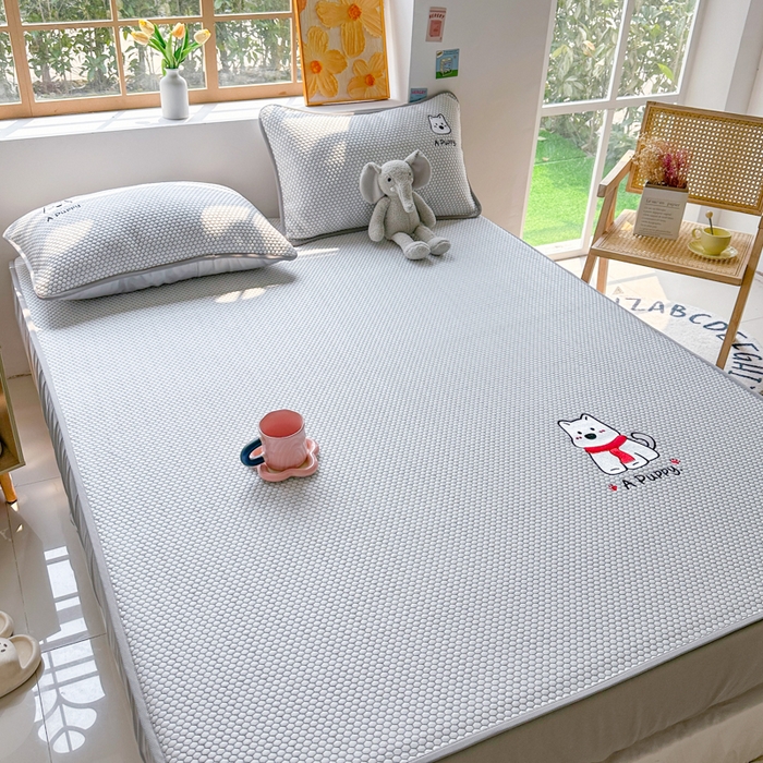 91家纺网 家纺一手货源 找家纺 千朵 2025新款冰豆豆绣花凉席 围巾狗