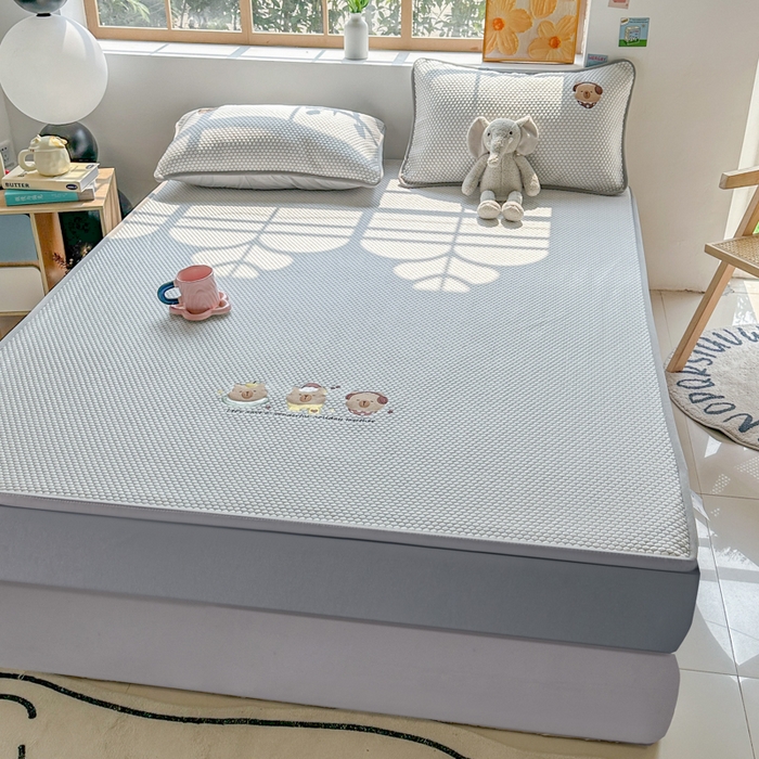 91家纺网 家纺一手货源 找家纺 千朵 2025新款冰豆豆绣花凉席 卡宝