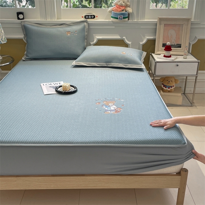 91家纺网 家纺一手货源 找家纺 （总）启程家纺 2025新款凉豆豆复合三明治刺绣款凉席席子-床笠款