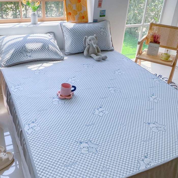 91家纺网 家纺一手货源 找家纺 千朵 2025新款凉感PE冰豆豆提花床笠款凉席 星星兔蓝