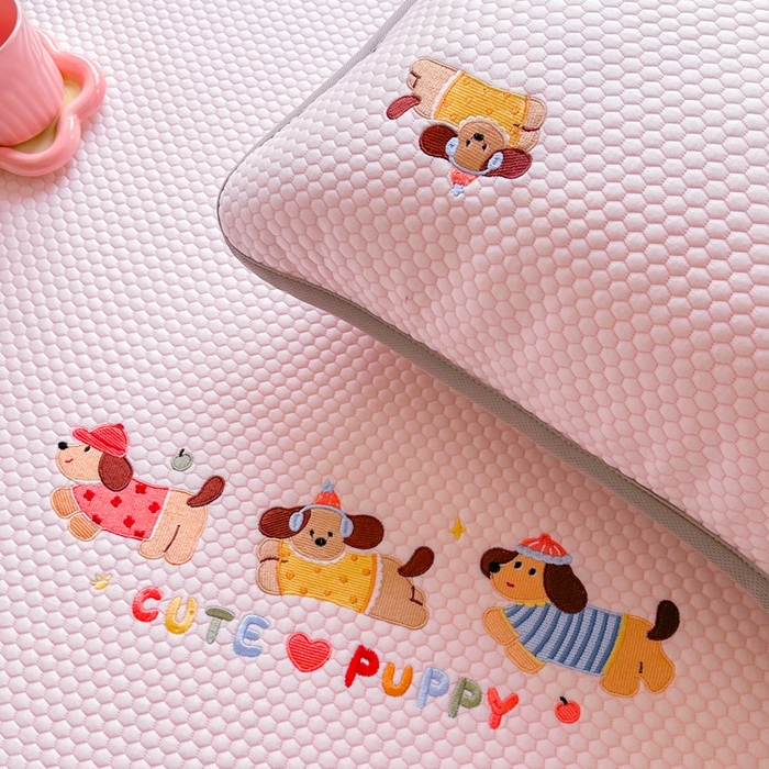 91家纺网 家纺一手货源 找家纺 千朵 2025新款冰豆豆绣花凉席 三小只