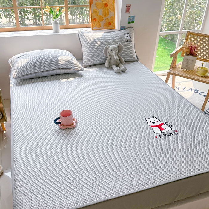 91家纺网 家纺一手货源 找家纺 千朵 2025新款冰豆豆绣花凉席 围巾狗