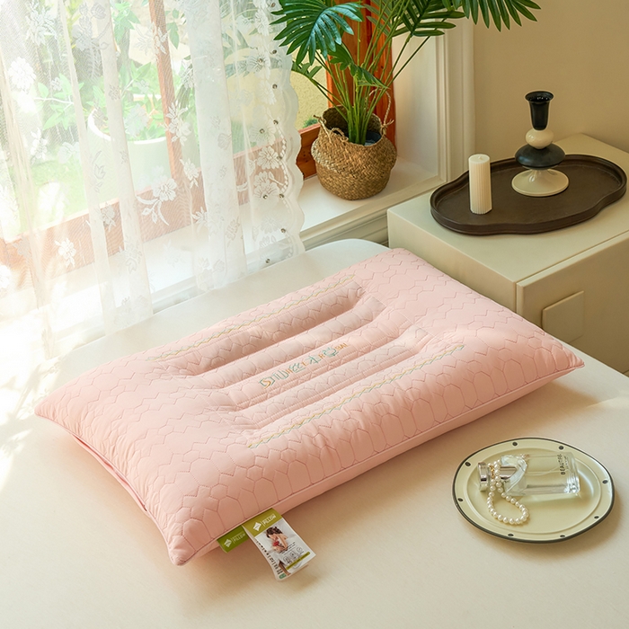 91家纺网 家纺一手货源 找家纺 （总）幸运草 2025新款仙丝本草绗绣枕头 单人成人家用护颈枕枕芯