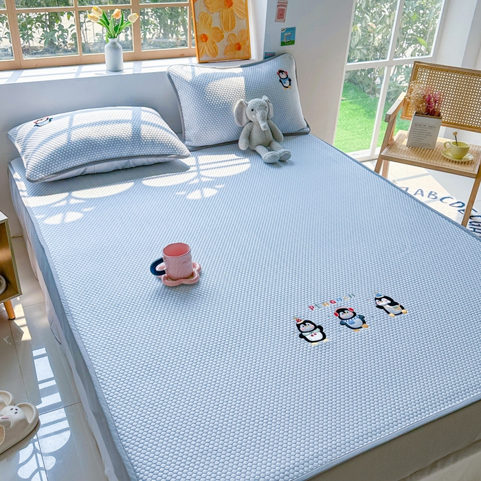 91家纺网 家纺一手货源 找家纺 千朵 2025新款冰豆豆绣花凉席 企鹅