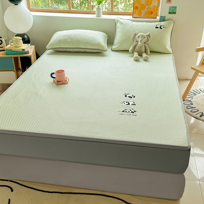 91家纺网 家纺一手货源 找家纺 千朵 2025新款冰豆豆绣花凉席 熊猫