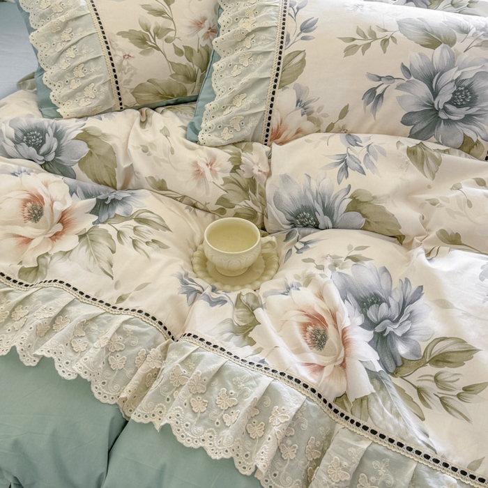 91家纺网 家纺一手货源 找家纺 亲亲公主 2025新款全棉法式花边四件套--米娅 米娅一孔雀蓝