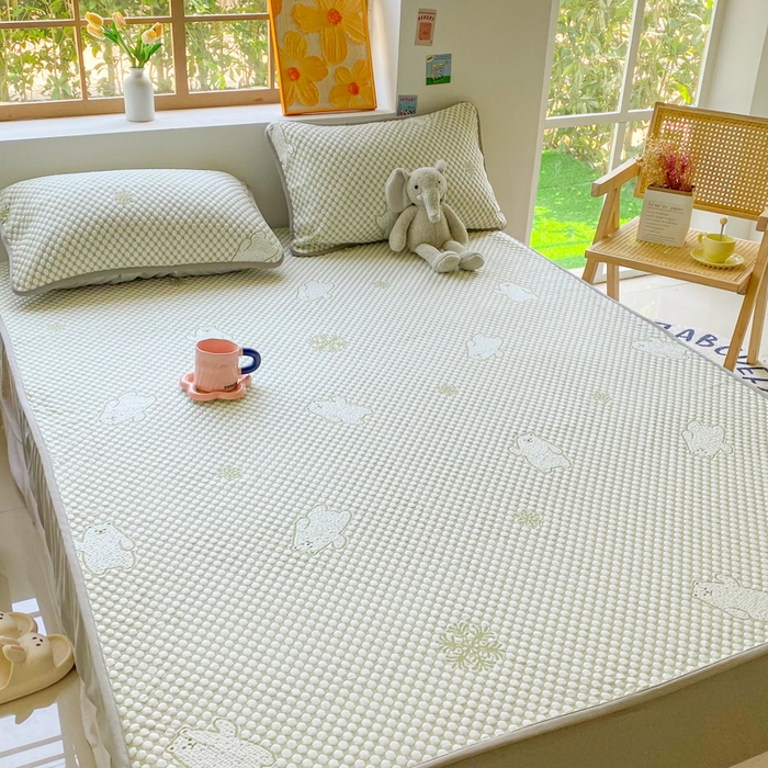 91家纺网 家纺一手货源 找家纺 千朵 2025新款凉感PE冰豆豆提花床笠款凉席 雪花熊绿