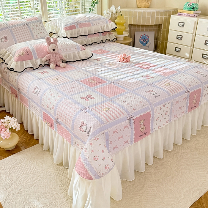 91家纺网 家纺一手货源 找家纺 金盛皇朝家纺 2025夏季新款冰丝凉豆豆床盖凉席 糖熊仔仔