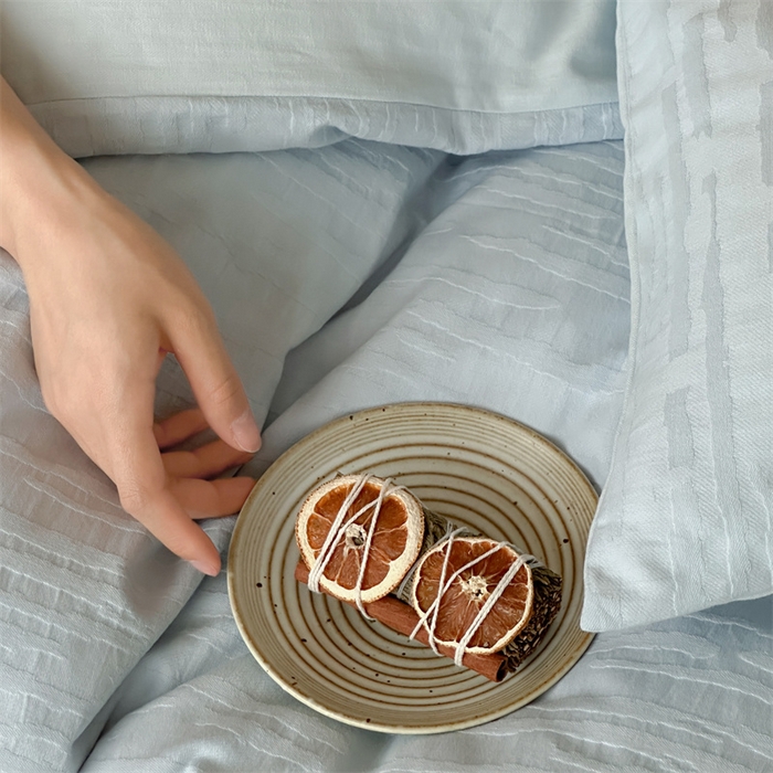 91家纺网 家纺一手货源 找家纺 梦享生活家居 2025新款色织三层提花人字纹面料四件套-青春系列恋青春天蓝