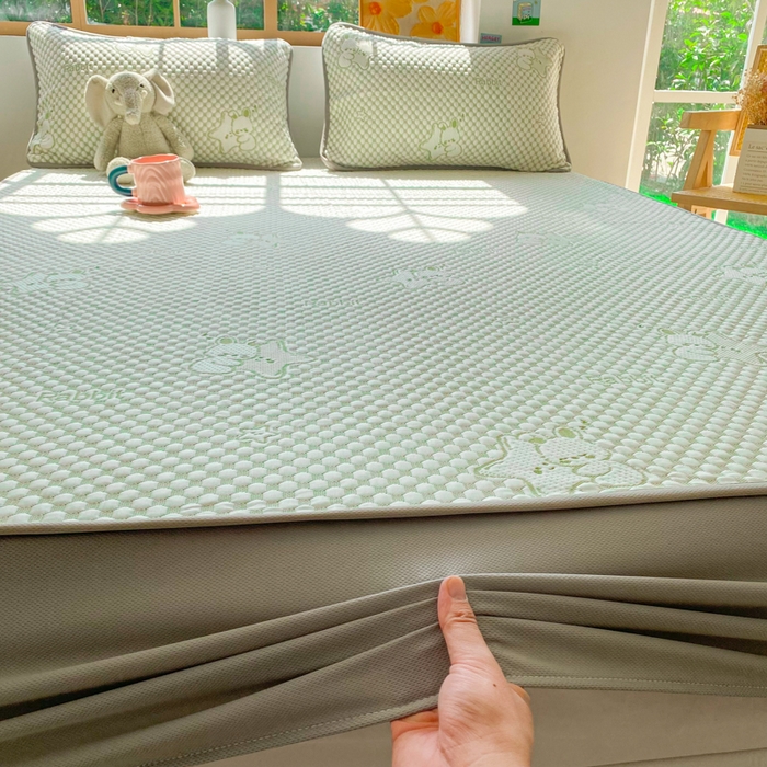 91家纺网 家纺一手货源 找家纺 千朵 2025新款凉感PE冰豆豆提花床笠款凉席 星星兔绿