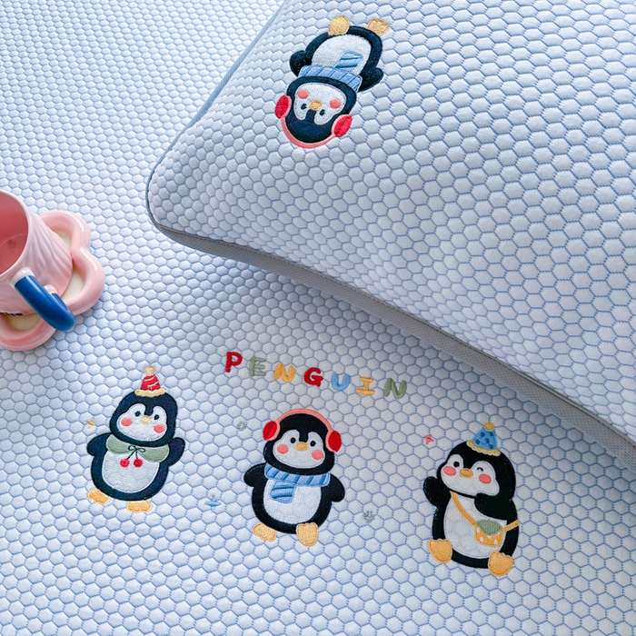 91家纺网 家纺一手货源 找家纺 千朵 2025新款冰豆豆绣花凉席 企鹅