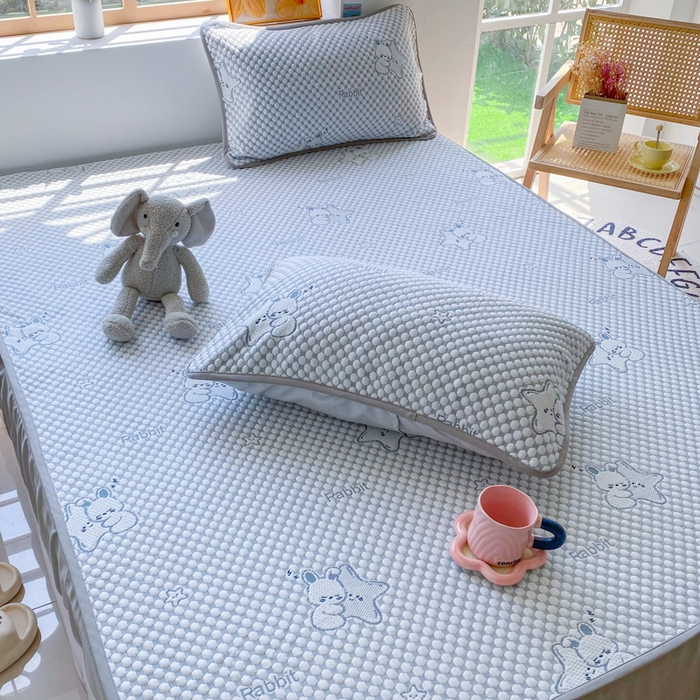 91家纺网 家纺一手货源 找家纺 千朵 2025新款凉感PE冰豆豆提花床笠款凉席 星星兔蓝